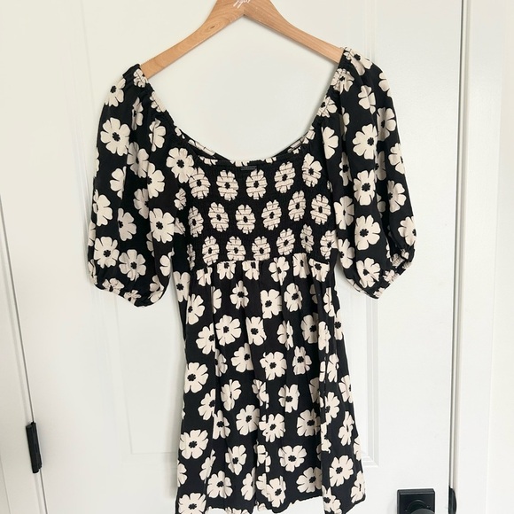 Billabong Black and White Paradise Floral Mini Dress Small - Picture 4 of 5